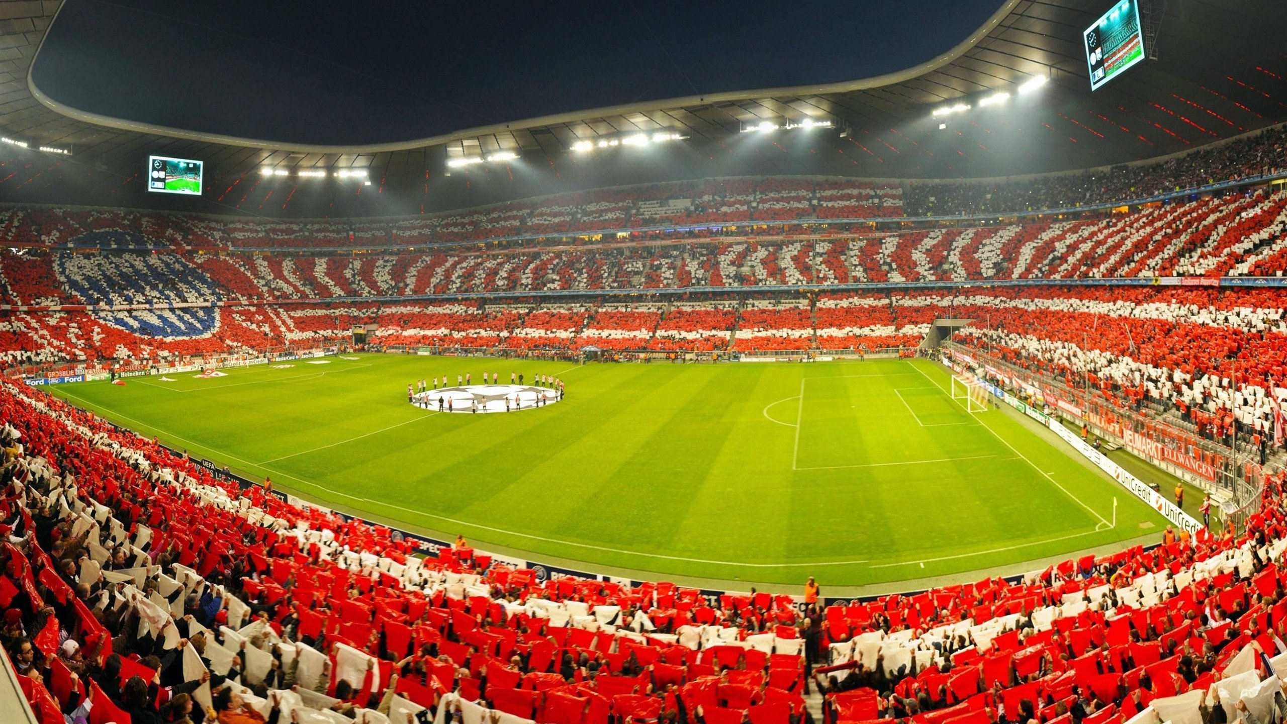 扫地出门!曼联1.1亿豪购引爆更衣室,球迷怒喷:这2人早该滚蛋!