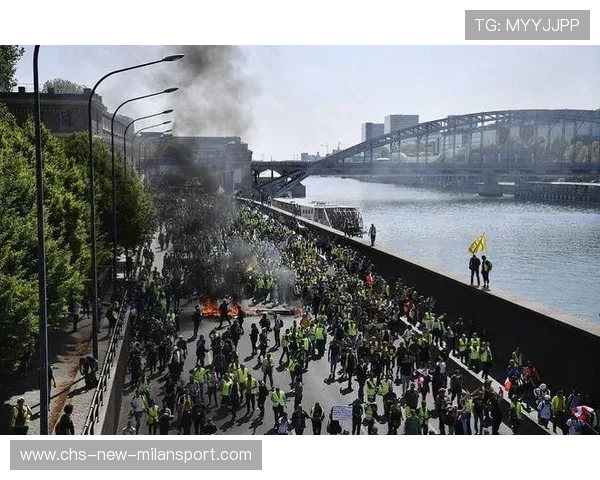 巴黎连续爆发太可怕
